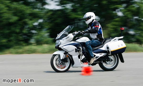 ԇ�{���LCF650J-2����Ħ��