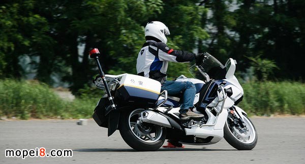 ԇ�{���LCF650J-2����Ħ��