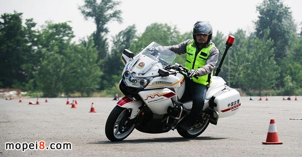 ԇ�{���LCF650J-2����Ħ��