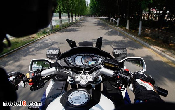 ԇ�{���LCF650J-2����Ħ��